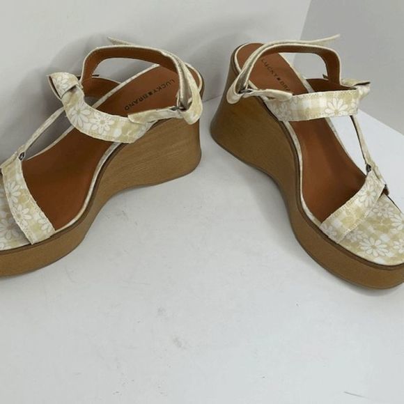 Lucky Brand Demmia Buttered Yellow‎ Sandals - Picture 6 of 6
